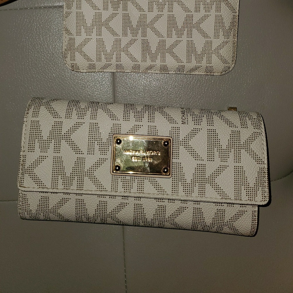 MK Jet Set Checkbook Wallet